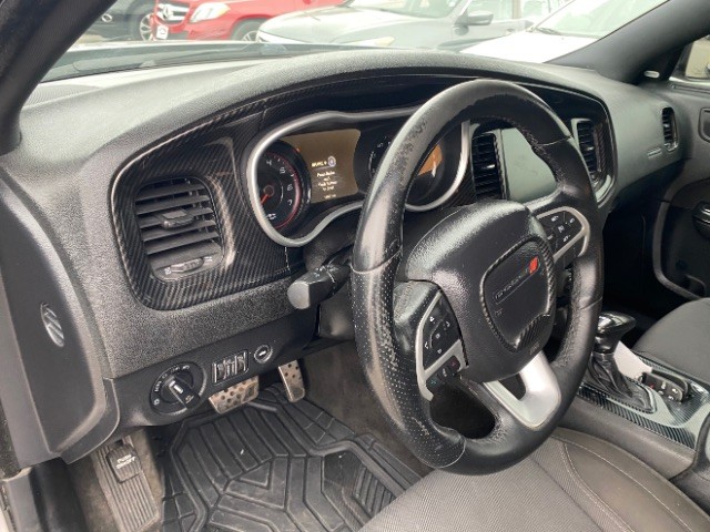 Dodge Charger Vehicle Full-screen Gallery Image 09