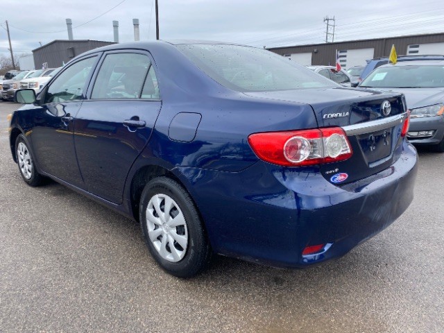 Toyota Corolla Vehicle Full-screen Gallery Image 04