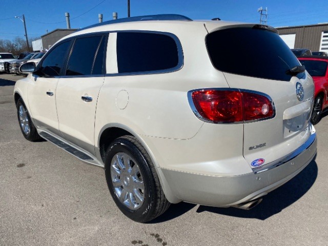 Buick Enclave Vehicle Full-screen Gallery Image 03