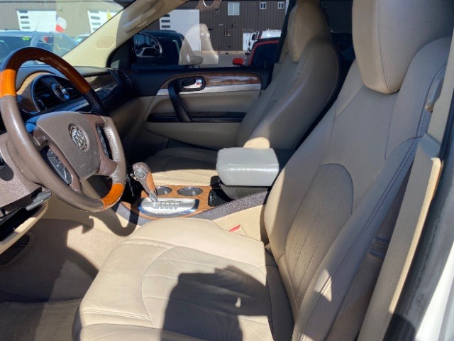 Buick Enclave Vehicle Full-screen Gallery Image 08