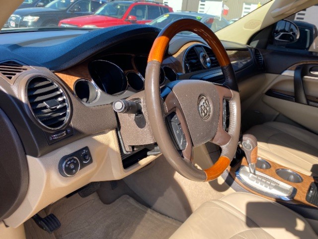 Buick Enclave Vehicle Full-screen Gallery Image 09