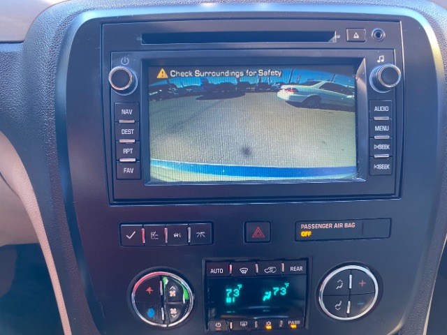 Buick Enclave Vehicle Full-screen Gallery Image 13