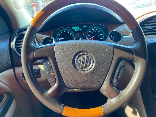 Buick Enclave Vehicle Full-screen Gallery Image 14