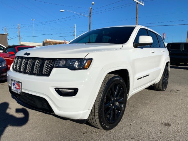 Jeep Grand Cherokee Vehicle Full-screen Gallery Image 03