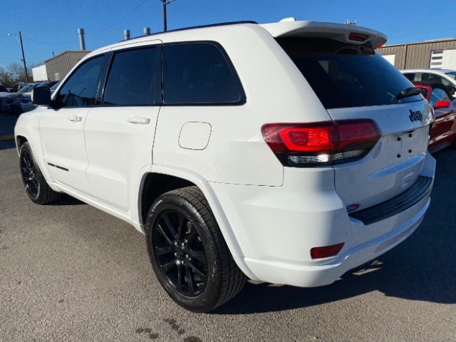 Jeep Grand Cherokee Vehicle Full-screen Gallery Image 04