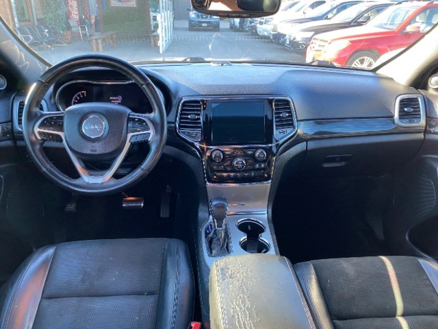 Jeep Grand Cherokee Vehicle Full-screen Gallery Image 06