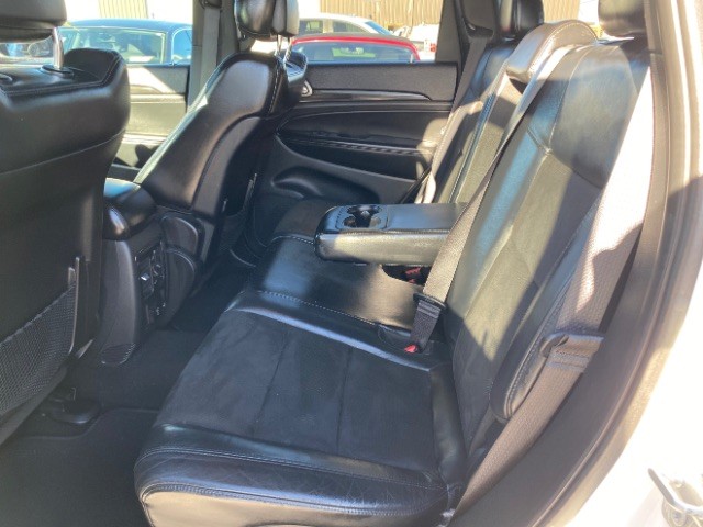 Jeep Grand Cherokee Vehicle Full-screen Gallery Image 07