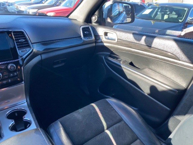 Jeep Grand Cherokee Vehicle Full-screen Gallery Image 10