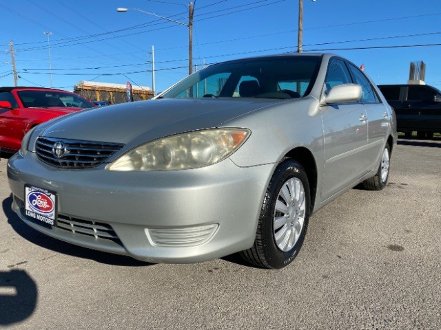 Toyota Camry Vehicle Full-screen Gallery Image 03