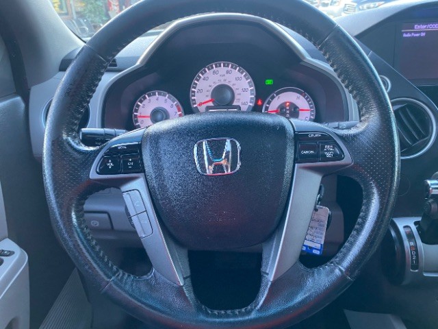 Honda Pilot Vehicle Full-screen Gallery Image 16