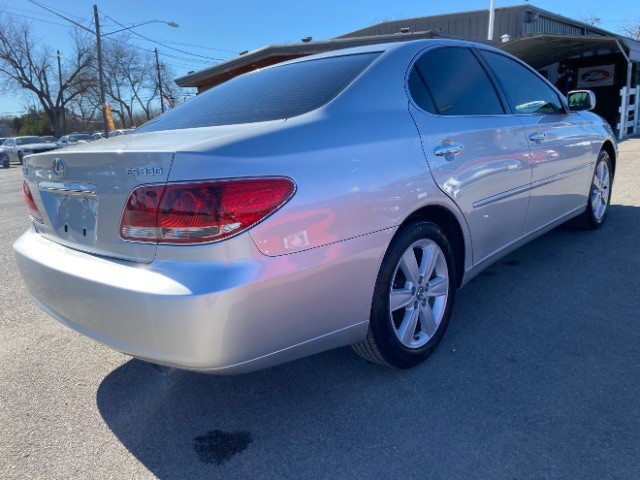 Lexus ES 330 Vehicle Full-screen Gallery Image 05