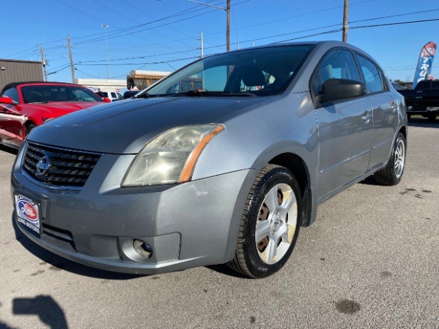 Nissan Sentra Vehicle Full-screen Gallery Image 03