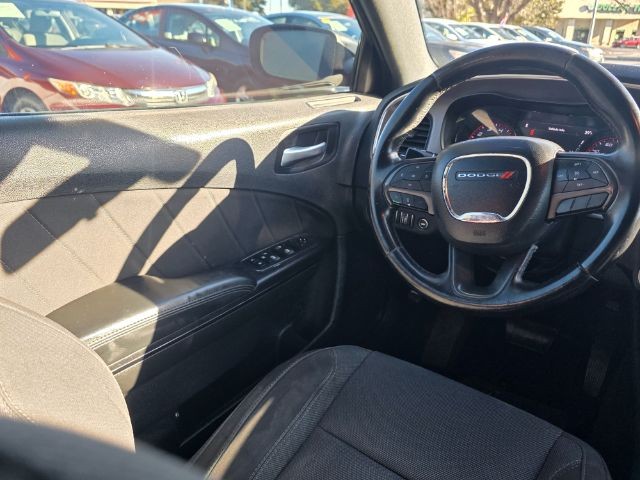 Dodge Charger Vehicle Full-screen Gallery Image 07