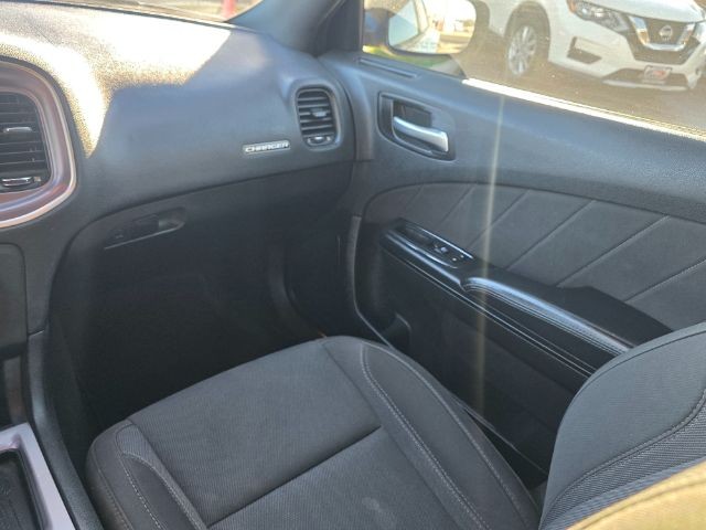 Dodge Charger Vehicle Full-screen Gallery Image 08