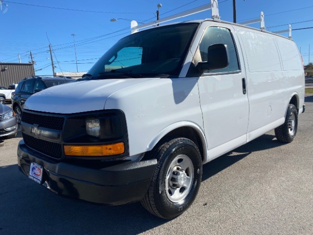 Chevrolet Express Cargo Van Vehicle Full-screen Gallery Image 03