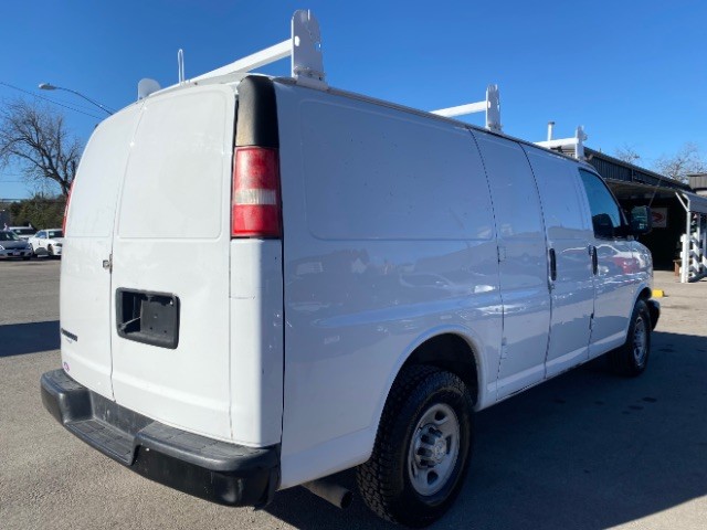 Chevrolet Express Cargo Van Vehicle Full-screen Gallery Image 05