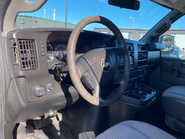 Chevrolet Express Cargo Van Vehicle Full-screen Gallery Image 08