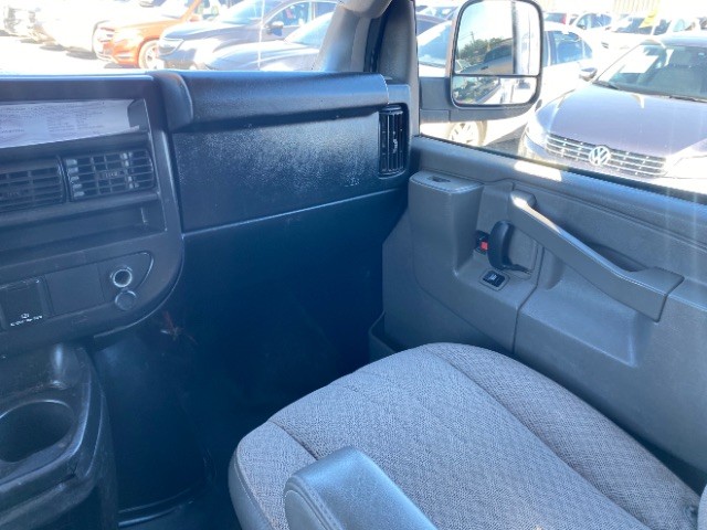 Chevrolet Express Cargo Van Vehicle Full-screen Gallery Image 09