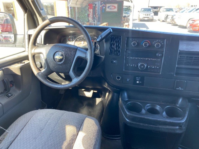 Chevrolet Express Cargo Van Vehicle Full-screen Gallery Image 10