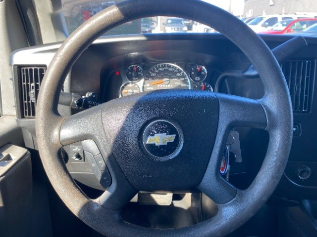 Chevrolet Express Cargo Van Vehicle Full-screen Gallery Image 13