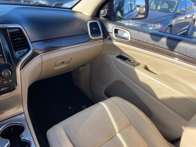 Jeep Grand Cherokee Vehicle Full-screen Gallery Image 11