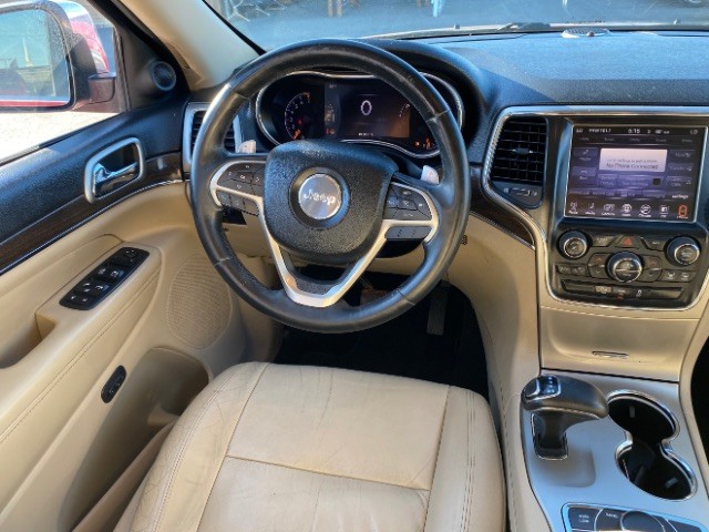 Jeep Grand Cherokee Vehicle Full-screen Gallery Image 12