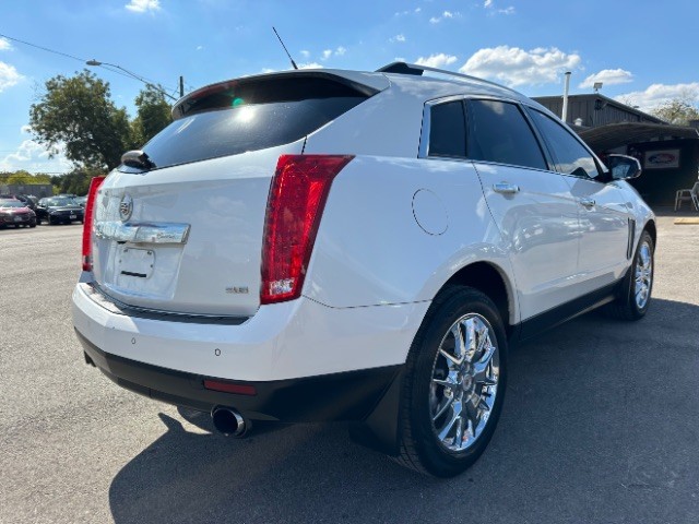 Cadillac SRX Vehicle Full-screen Gallery Image 04