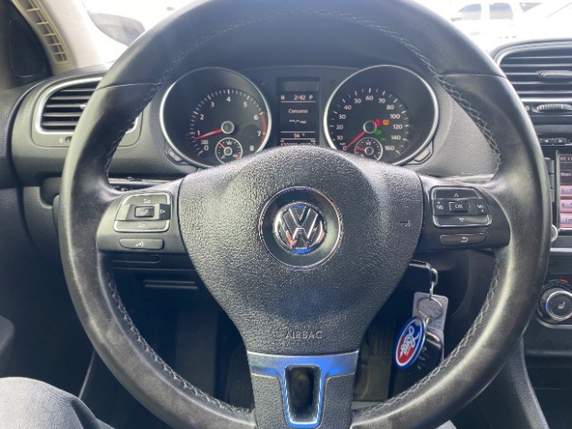 Volkswagen Jetta SportWagen Vehicle Full-screen Gallery Image 13