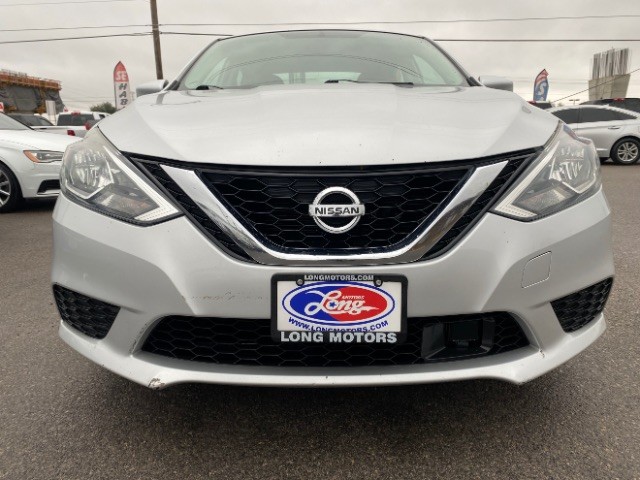 Nissan Sentra Vehicle Full-screen Gallery Image 02