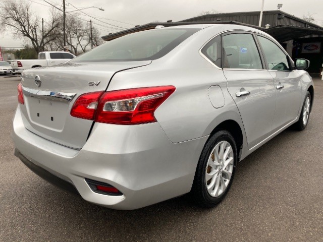 Nissan Sentra Vehicle Full-screen Gallery Image 05