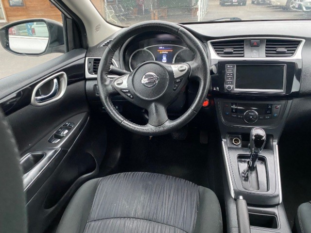 Nissan Sentra Vehicle Full-screen Gallery Image 11