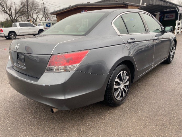 Honda Accord Sedan Vehicle Full-screen Gallery Image 05