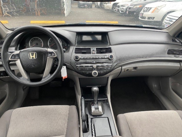 Honda Accord Sedan Vehicle Full-screen Gallery Image 06
