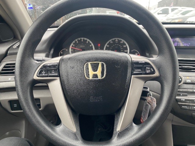 Honda Accord Sedan Vehicle Full-screen Gallery Image 13