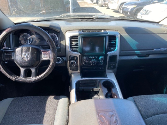 Ram 1500 Vehicle Full-screen Gallery Image 06