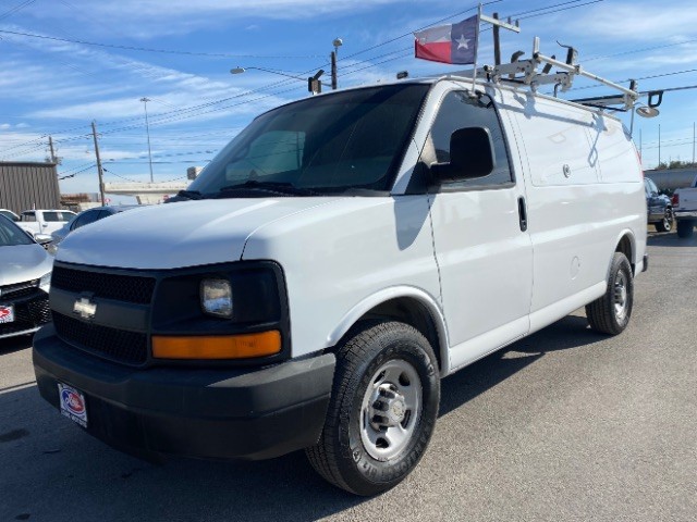 Chevrolet Express Cargo Van Vehicle Full-screen Gallery Image 03