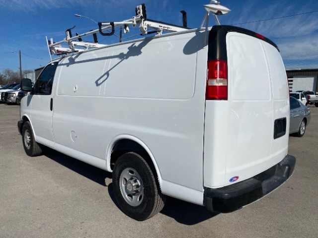 Chevrolet Express Cargo Van Vehicle Full-screen Gallery Image 04