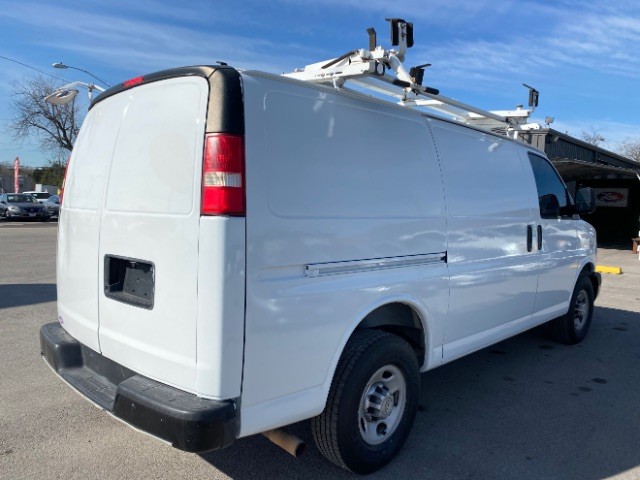 Chevrolet Express Cargo Van Vehicle Full-screen Gallery Image 05