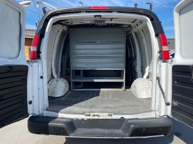 Chevrolet Express Cargo Van Vehicle Full-screen Gallery Image 08