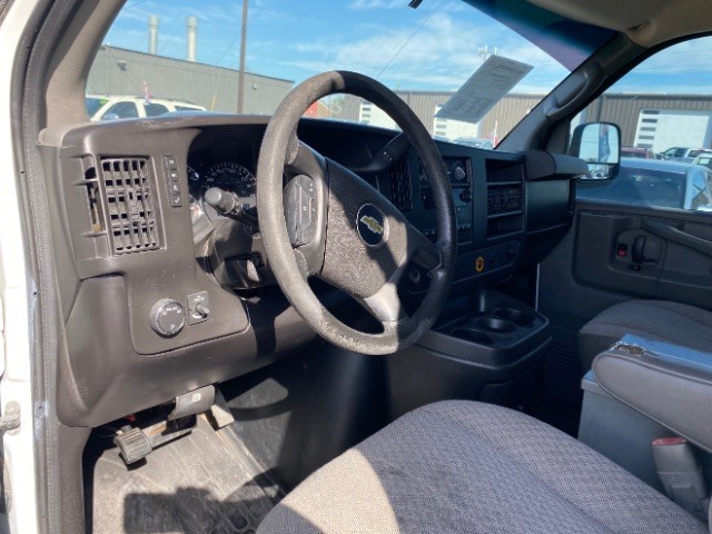 Chevrolet Express Cargo Van Vehicle Full-screen Gallery Image 10