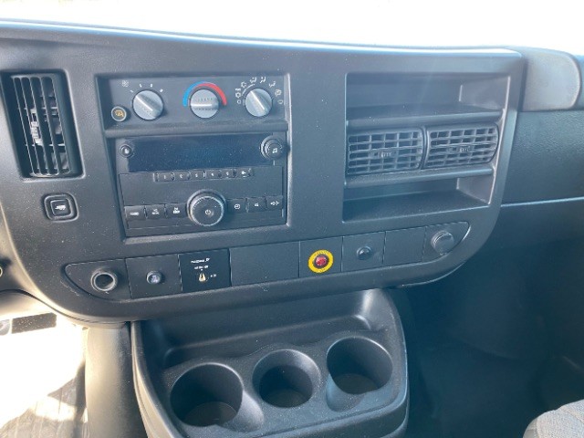 Chevrolet Express Cargo Van Vehicle Full-screen Gallery Image 11