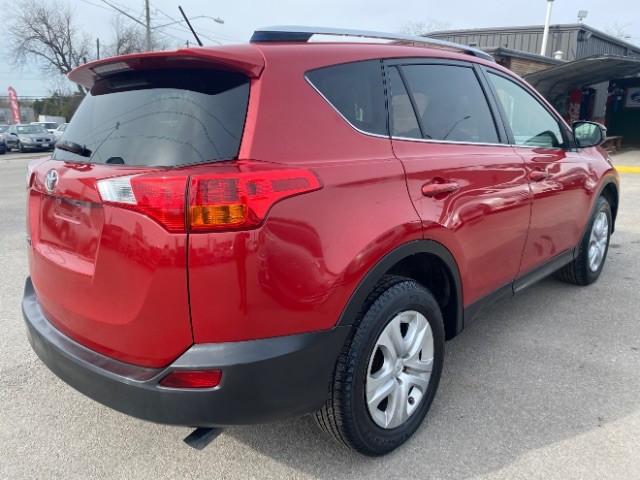 Toyota RAV4 Vehicle Full-screen Gallery Image 05