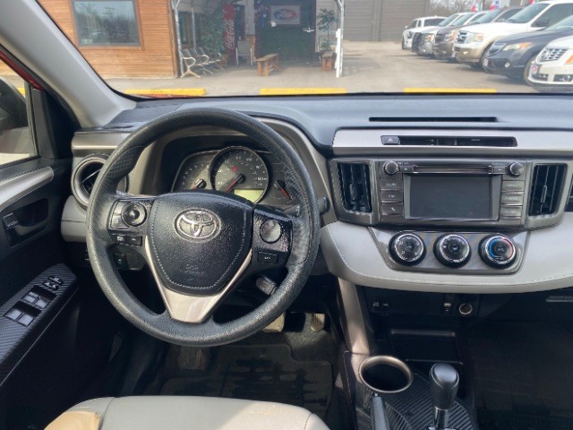 Toyota RAV4 Vehicle Full-screen Gallery Image 11