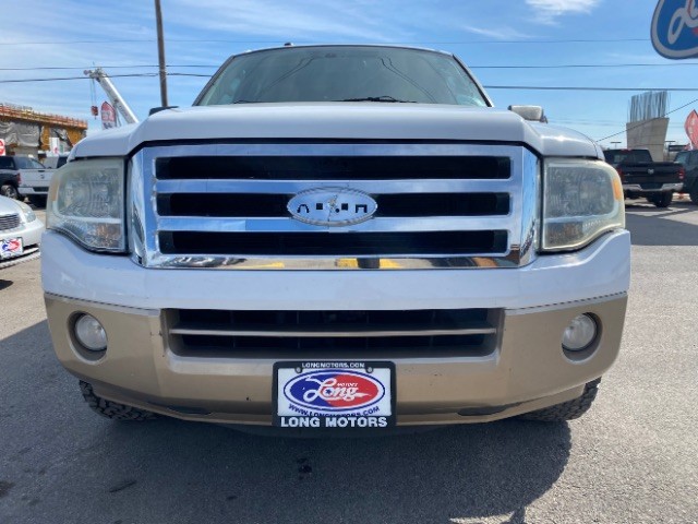 Ford Expedition EL Vehicle Full-screen Gallery Image 02