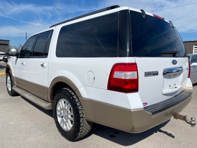 Ford Expedition EL Vehicle Full-screen Gallery Image 04