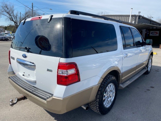 Ford Expedition EL Vehicle Full-screen Gallery Image 05