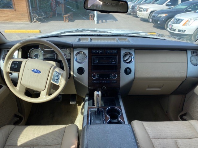 Ford Expedition EL Vehicle Full-screen Gallery Image 06