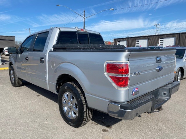 Ford F-150 Vehicle Full-screen Gallery Image 04