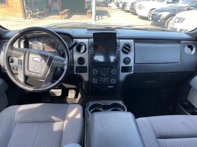 Ford F-150 Vehicle Full-screen Gallery Image 06