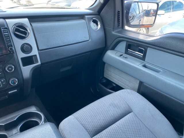 Ford F-150 Vehicle Full-screen Gallery Image 10